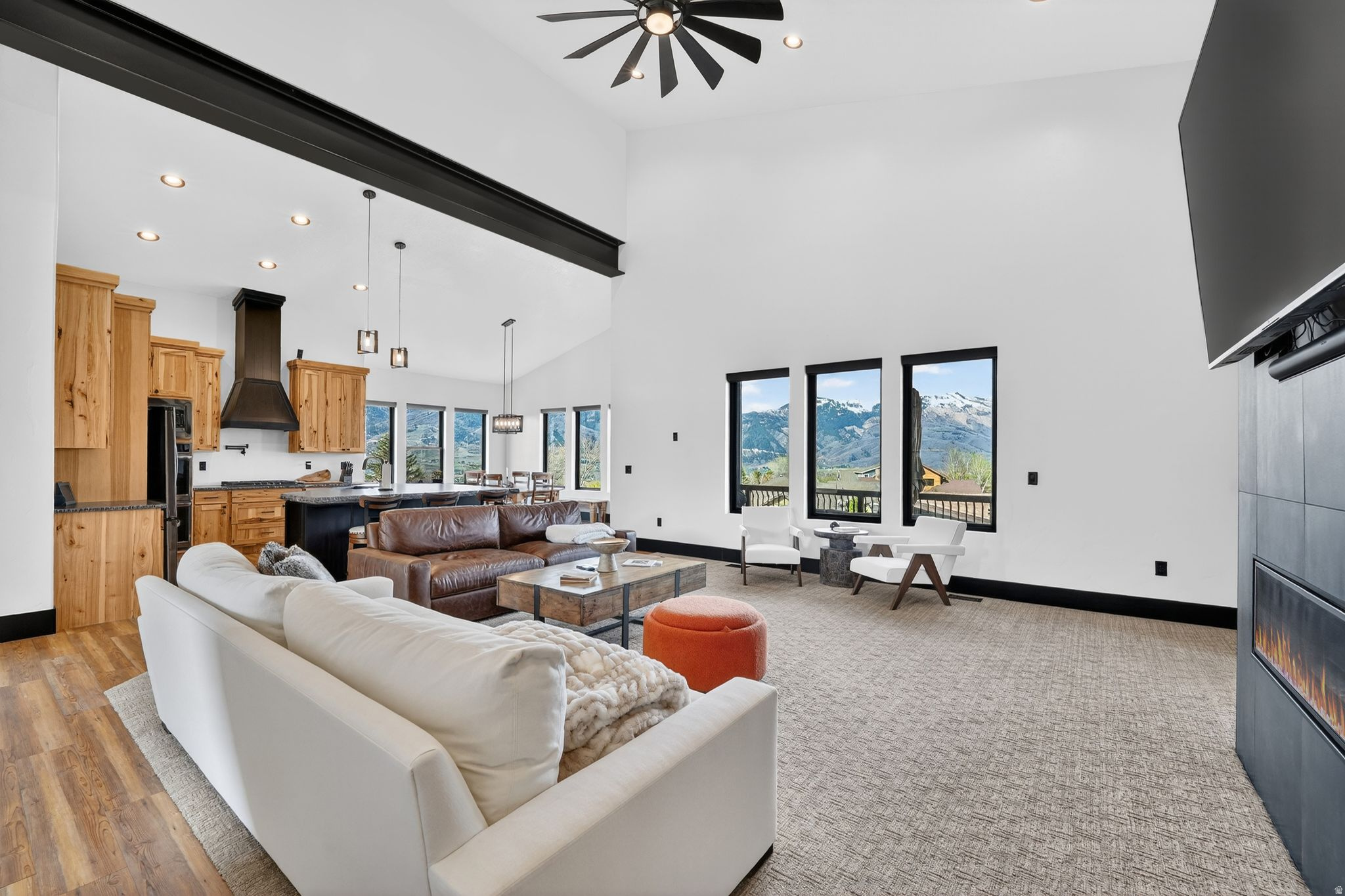 HIDDEN OAKS - Residential