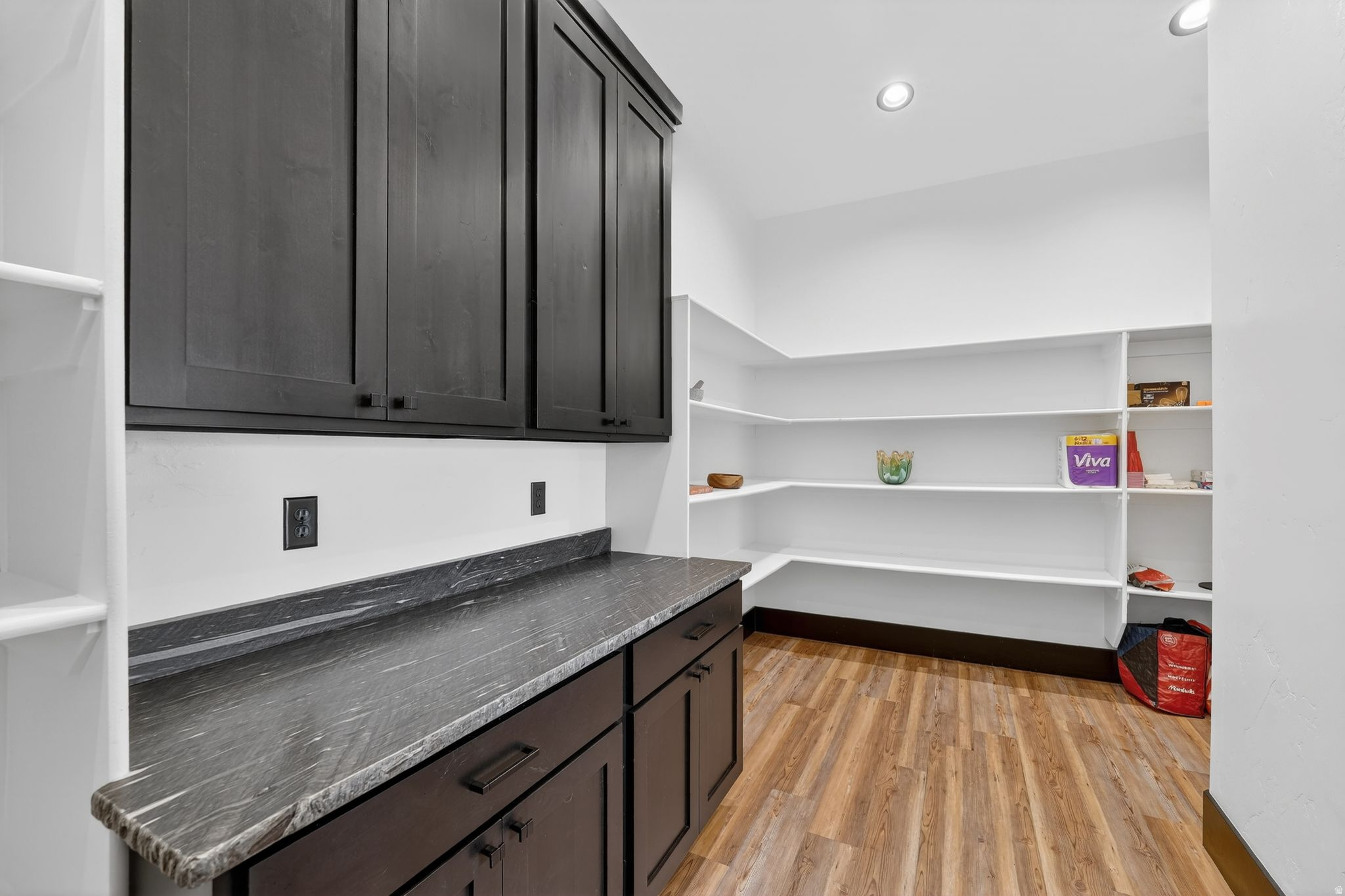 HIDDEN OAKS - Residential