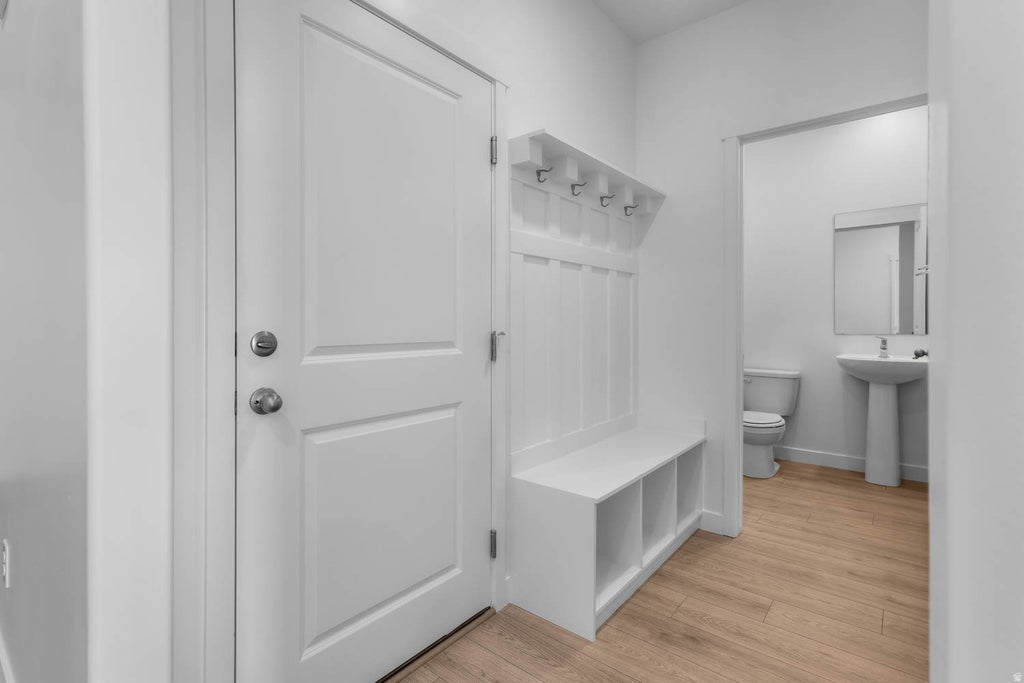 Photo of 646 E LEVENGROVE DR #251, Lehi, UT 84048 (MLS # 2184960)