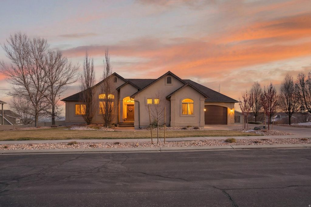 Photo of 3926 S PANORAMA DR, Saratoga Springs, UT 84045 (MLS # 2131064)