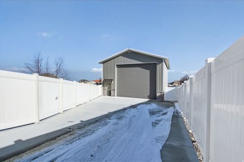 Tiny photo for 3926 S PANORAMA DR, Saratoga Springs, UT 84045 (MLS # 2131064)