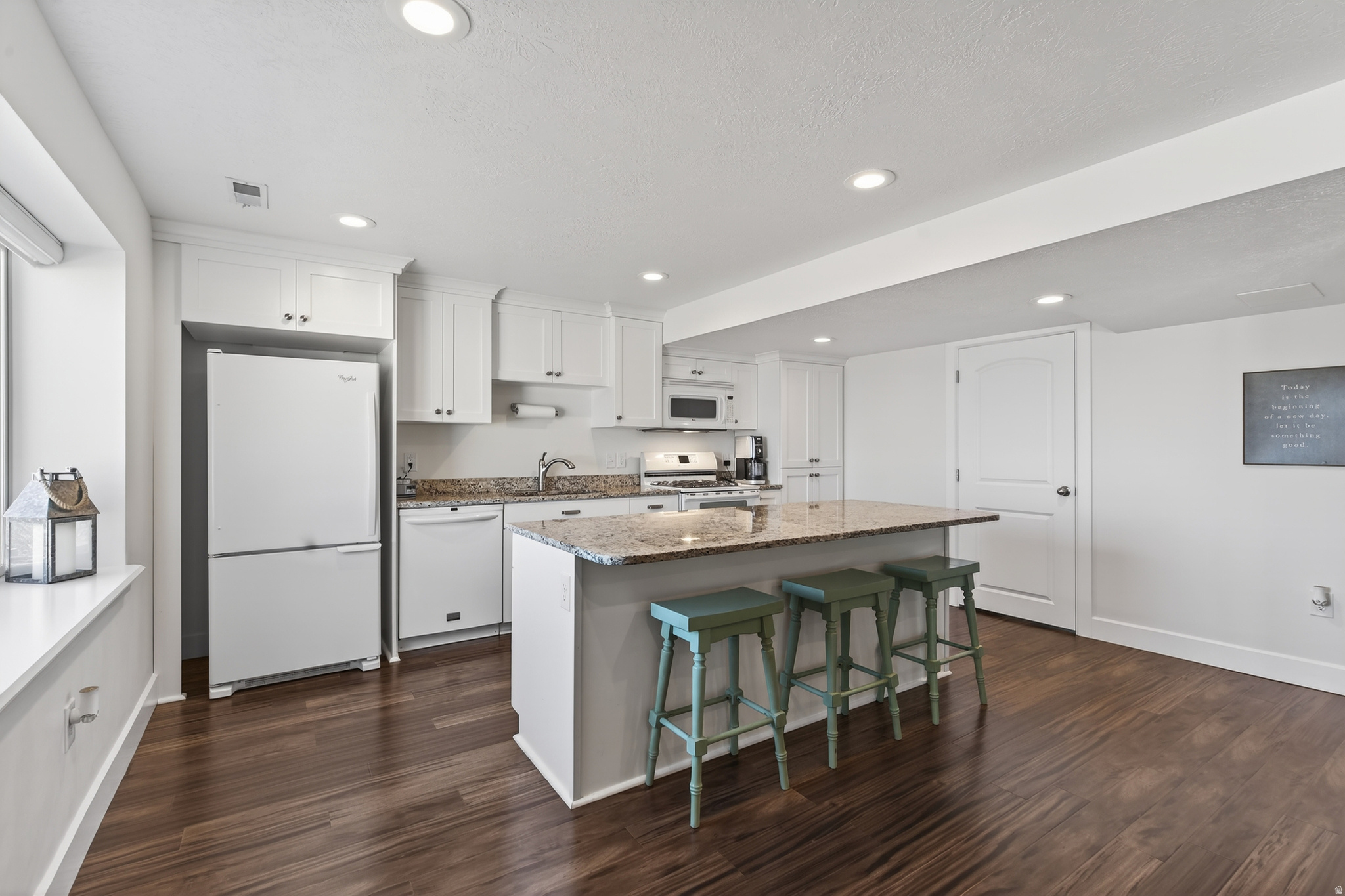 LAKE MOUNTAIN ESTATES - Residential