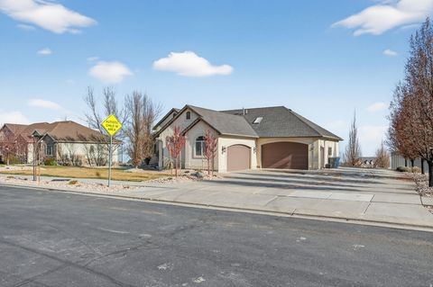 Tiny photo for 3926 S PANORAMA DR, Saratoga Springs, UT 84045 (MLS # 2131064)