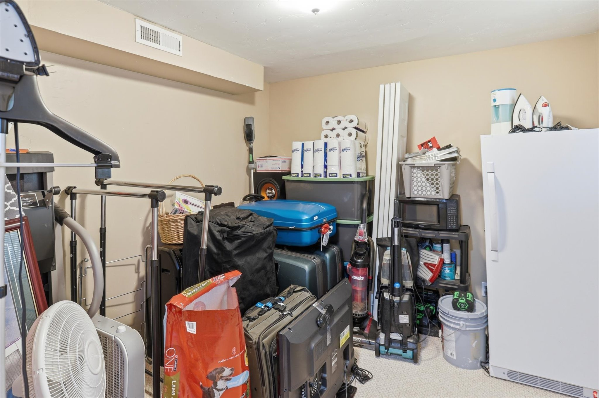 HILLS OF HOMES - Residential