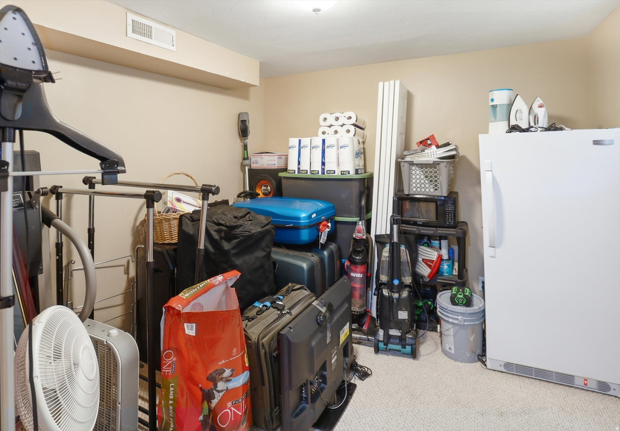 HILLS OF HOMES - Residential