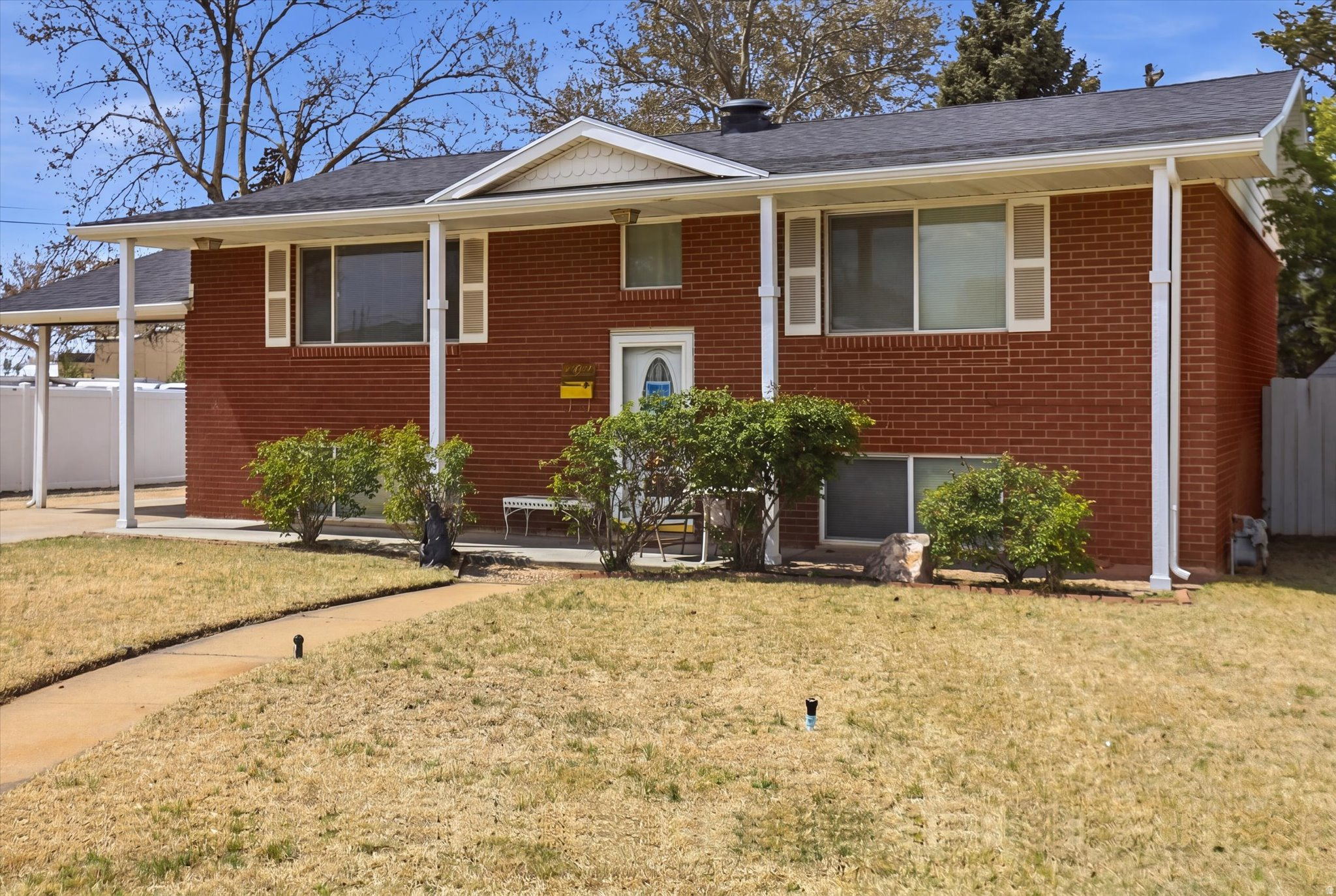 HILLS OF HOMES - Residential