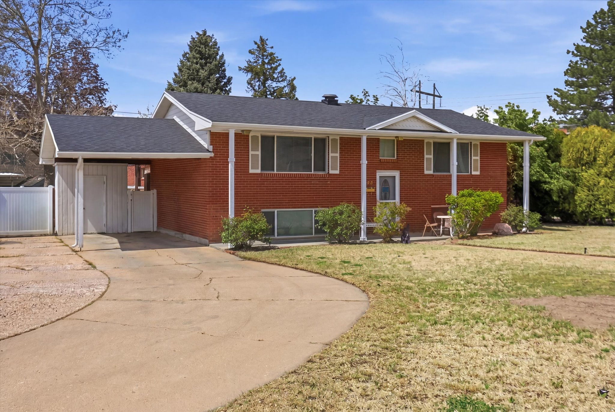 HILLS OF HOMES - Residential