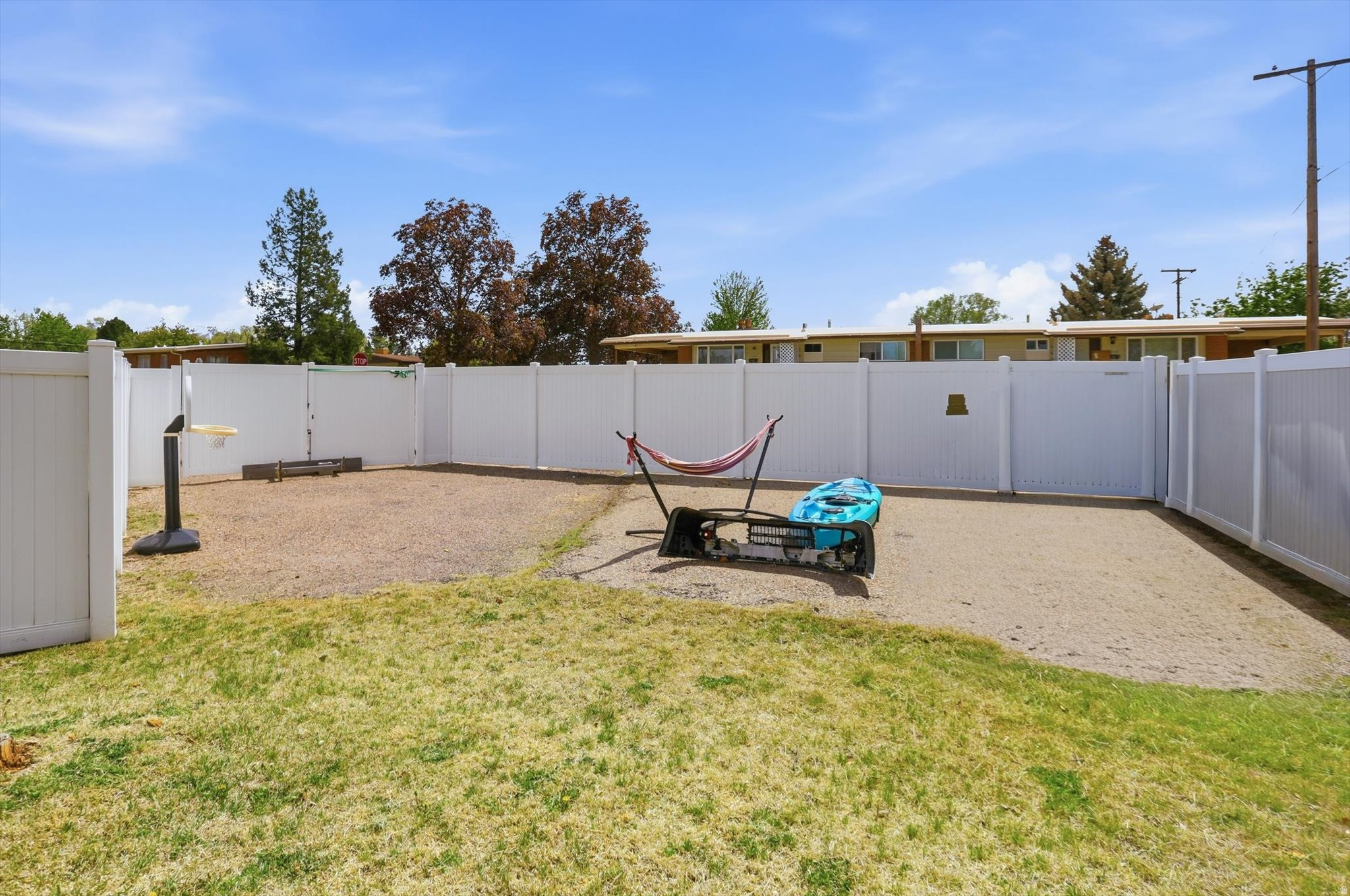 HILLS OF HOMES - Residential