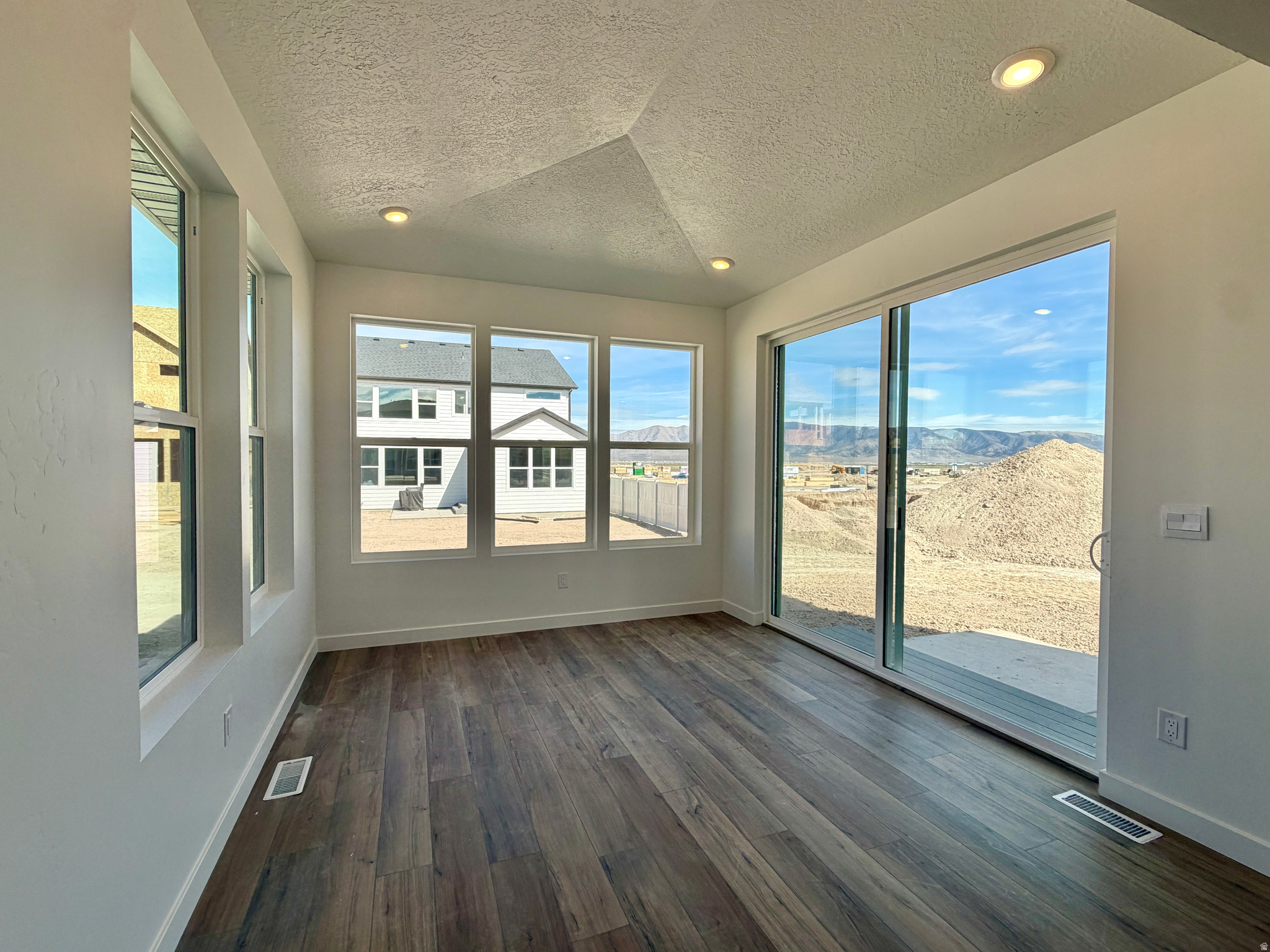 FIREFLY - Residential