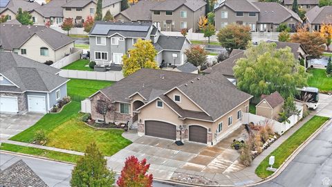 Tiny photo for 774 S ELIZA CT W, Farmington, UT 84025 (MLS # 2118094)