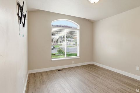 Tiny photo for 774 S ELIZA CT W, Farmington, UT 84025 (MLS # 2118094)