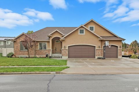 Tiny photo for 774 S ELIZA CT W, Farmington, UT 84025 (MLS # 2118094)
