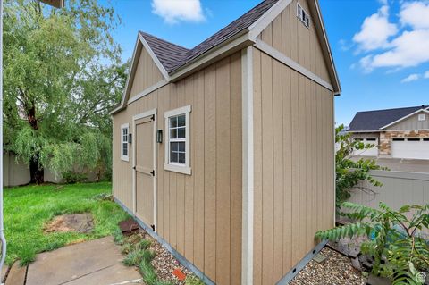 Tiny photo for 774 S ELIZA CT W, Farmington, UT 84025 (MLS # 2118094)