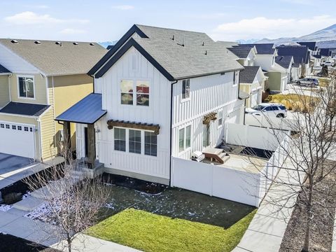 Photo of 53 E JUBILEE DR, Saratoga Springs, UT 84045 (MLS # 2137640)