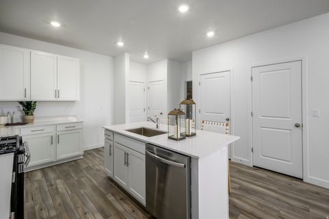 Tiny photo for 1576 W VIOLA LN #3052, Saratoga Springs, UT 84045 (MLS # 2127939)