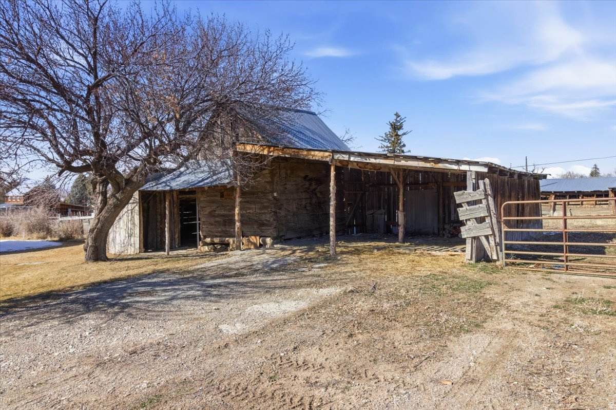 YOUNG PROPERTY - Residential