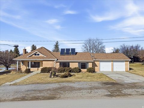 Homes For Sale - 217 E 400<br/> Spring City, UT 84662