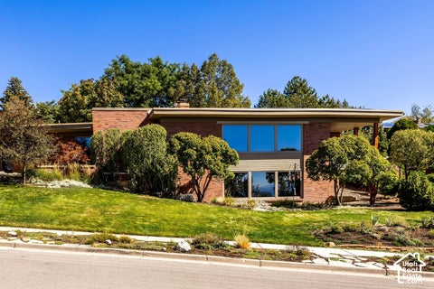 Photo of 754 N HILLTOP RD, Salt Lake City, UT 84103 (MLS # 2187089)