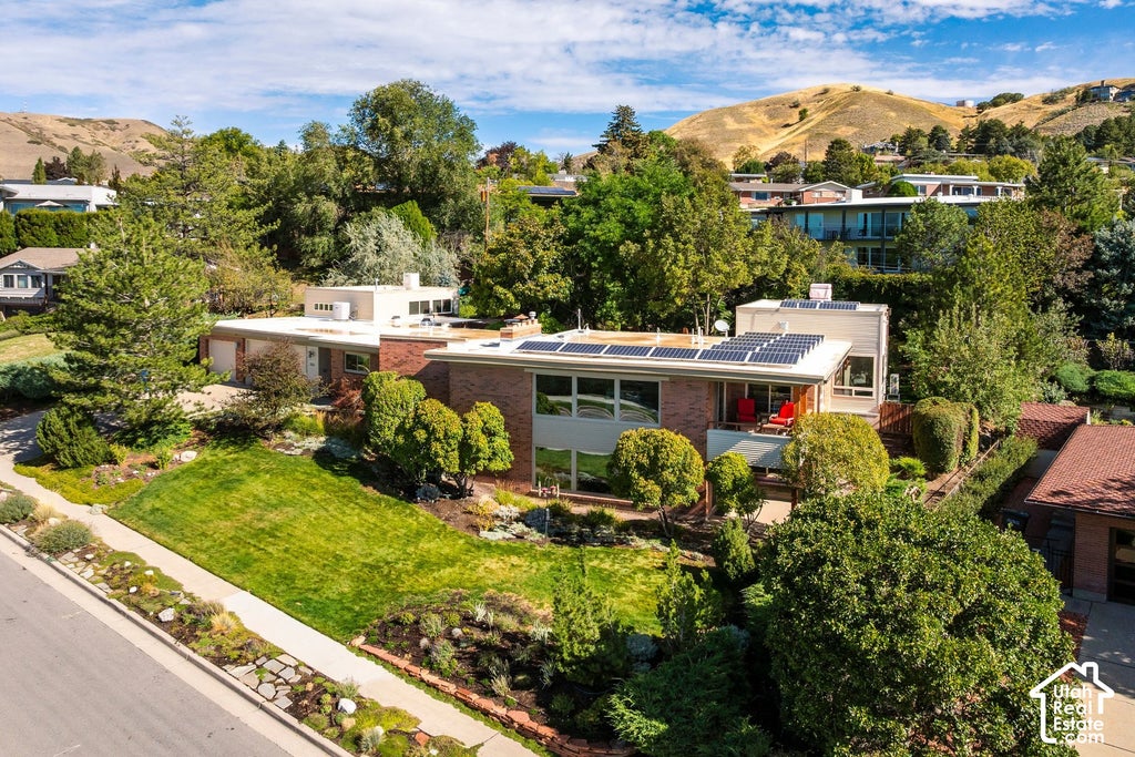 Photo of 754 N HILLTOP RD, Salt Lake City, UT 84103 (MLS # 2187089)