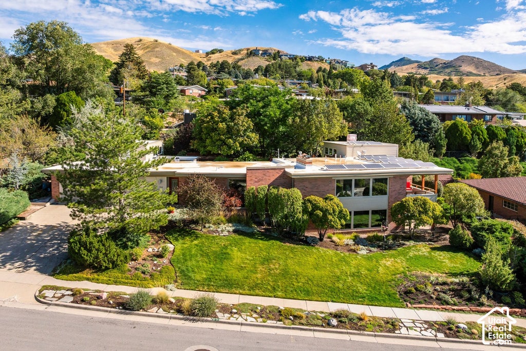 Photo of 754 N HILLTOP RD, Salt Lake City, UT 84103 (MLS # 2187089)