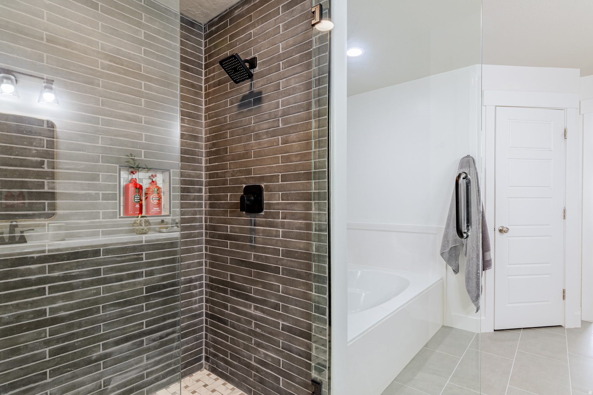 SADDLEROCK - Residential