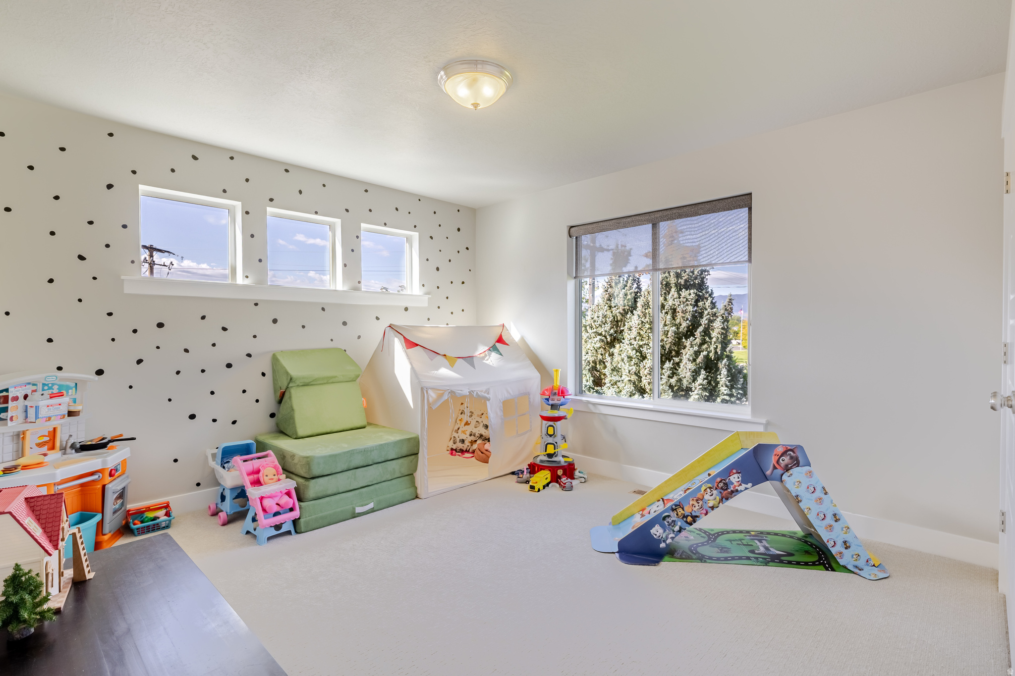 SADDLEROCK - Residential