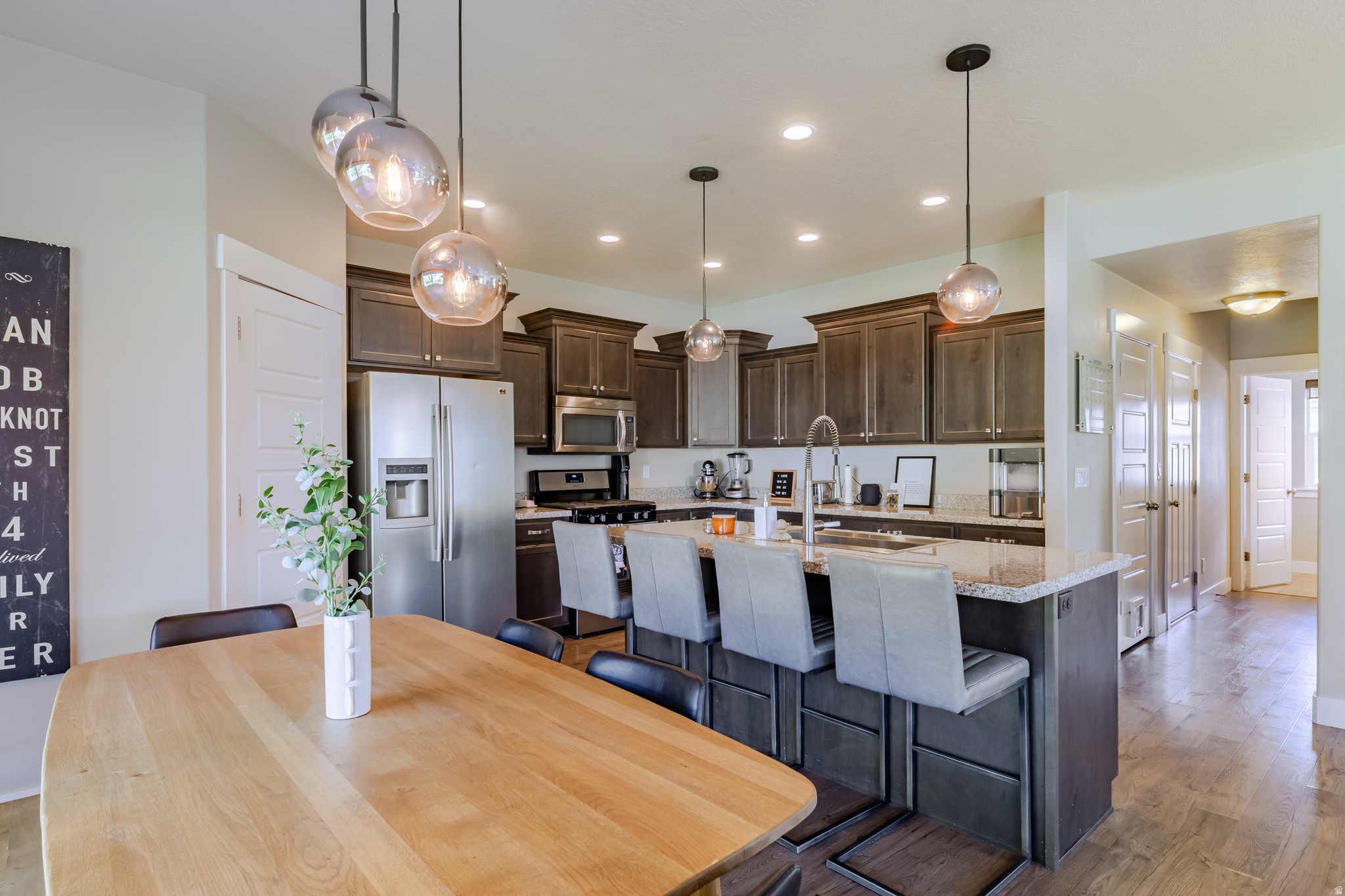 SADDLEROCK - Residential