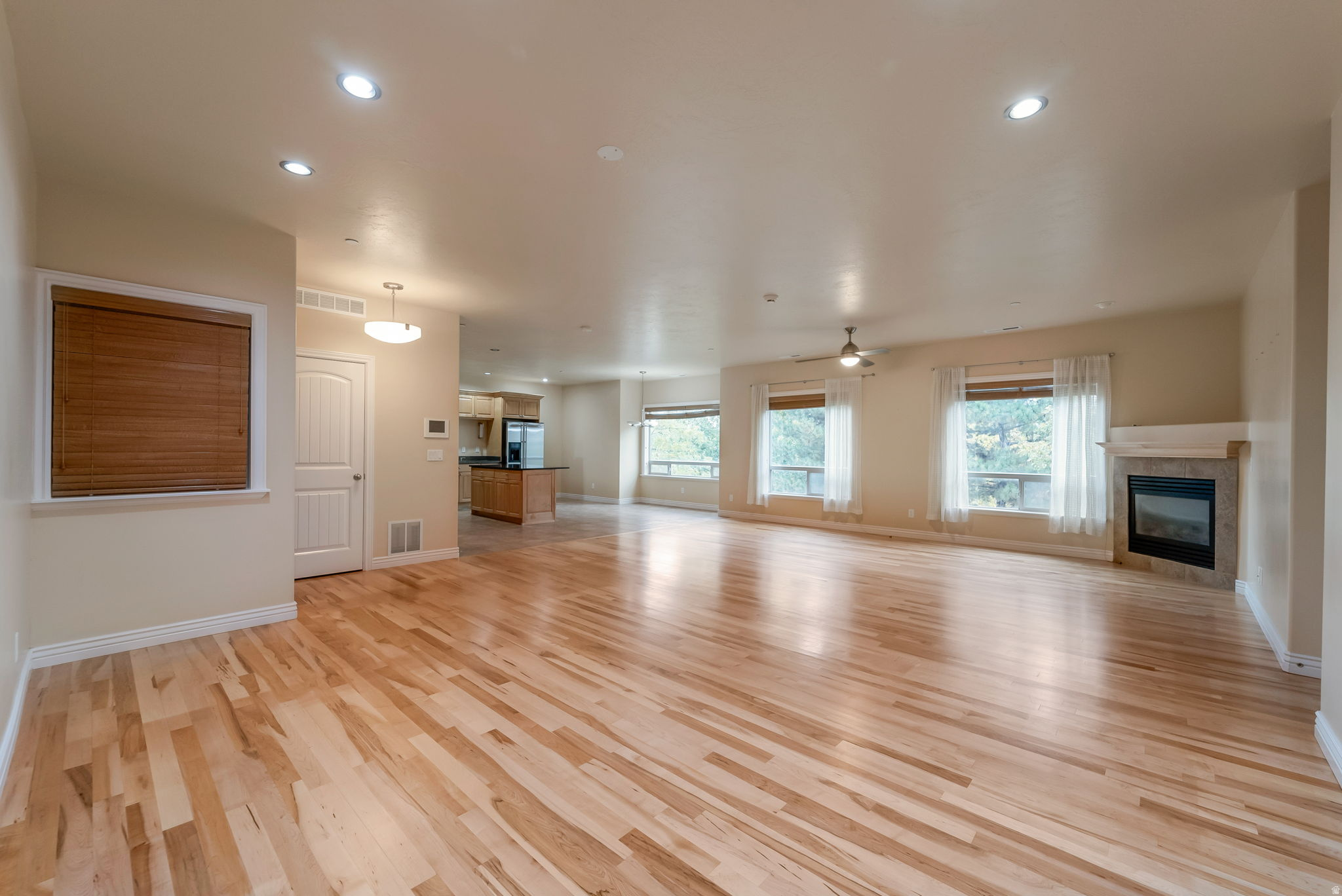 MONTROSE VILLAGE - Residential