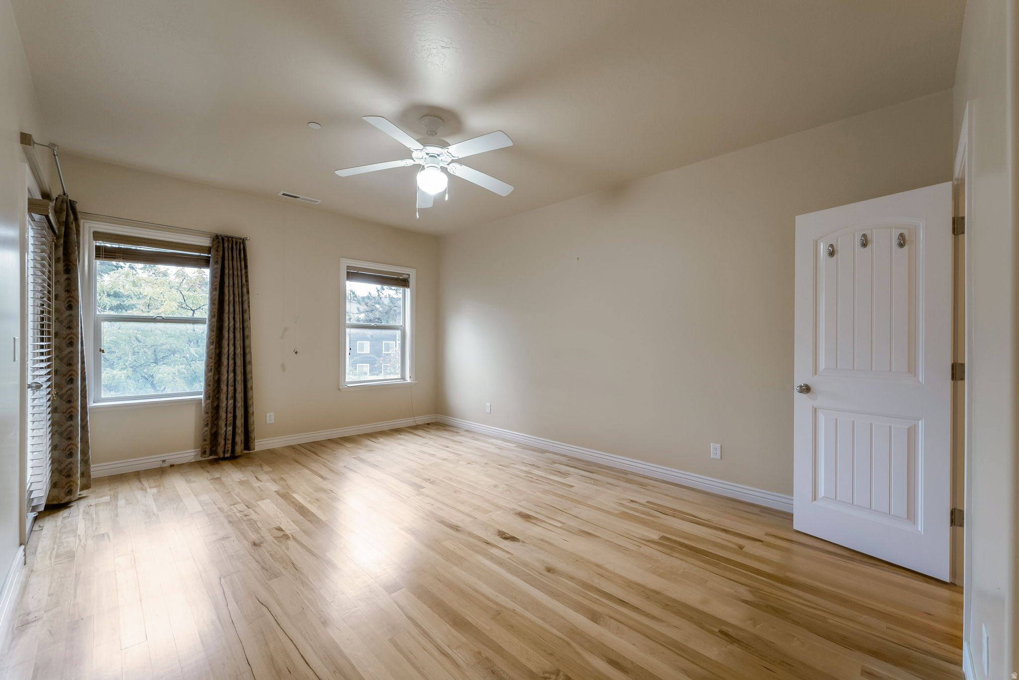 MONTROSE VILLAGE - Residential