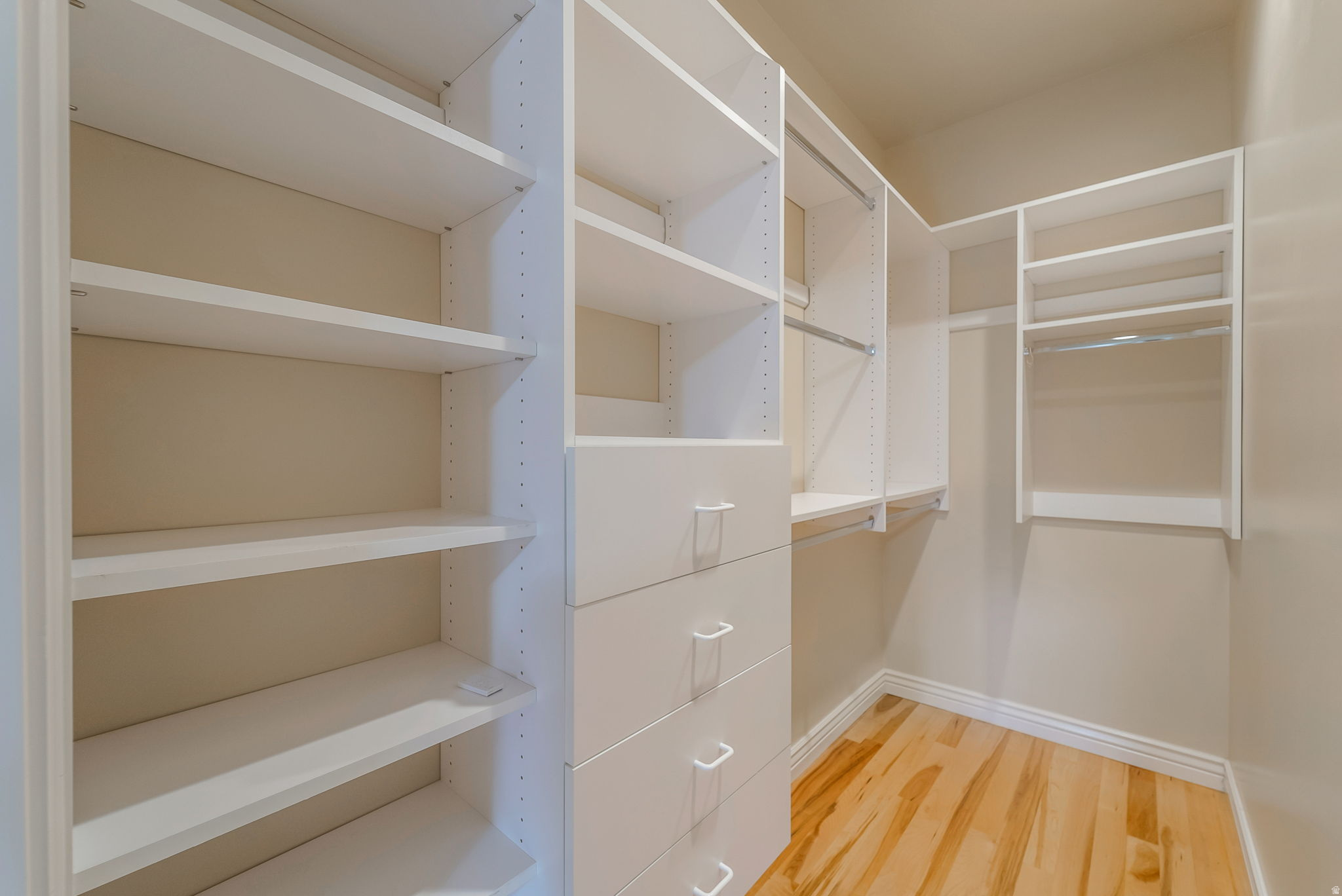 MONTROSE VILLAGE - Residential