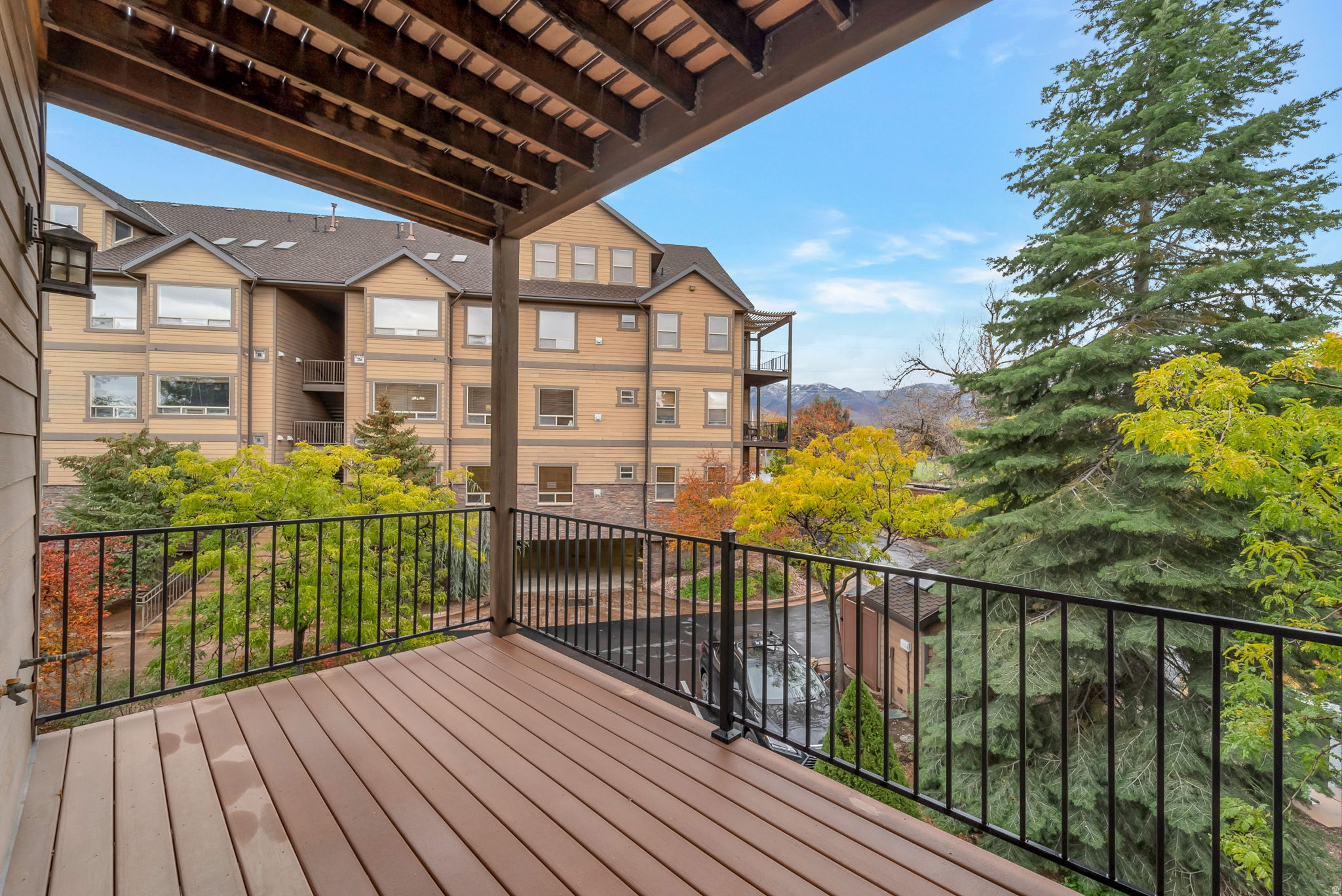 MONTROSE VILLAGE - Residential