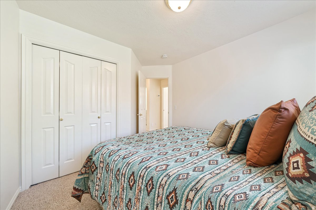 PADRE LAKES TH - Residential