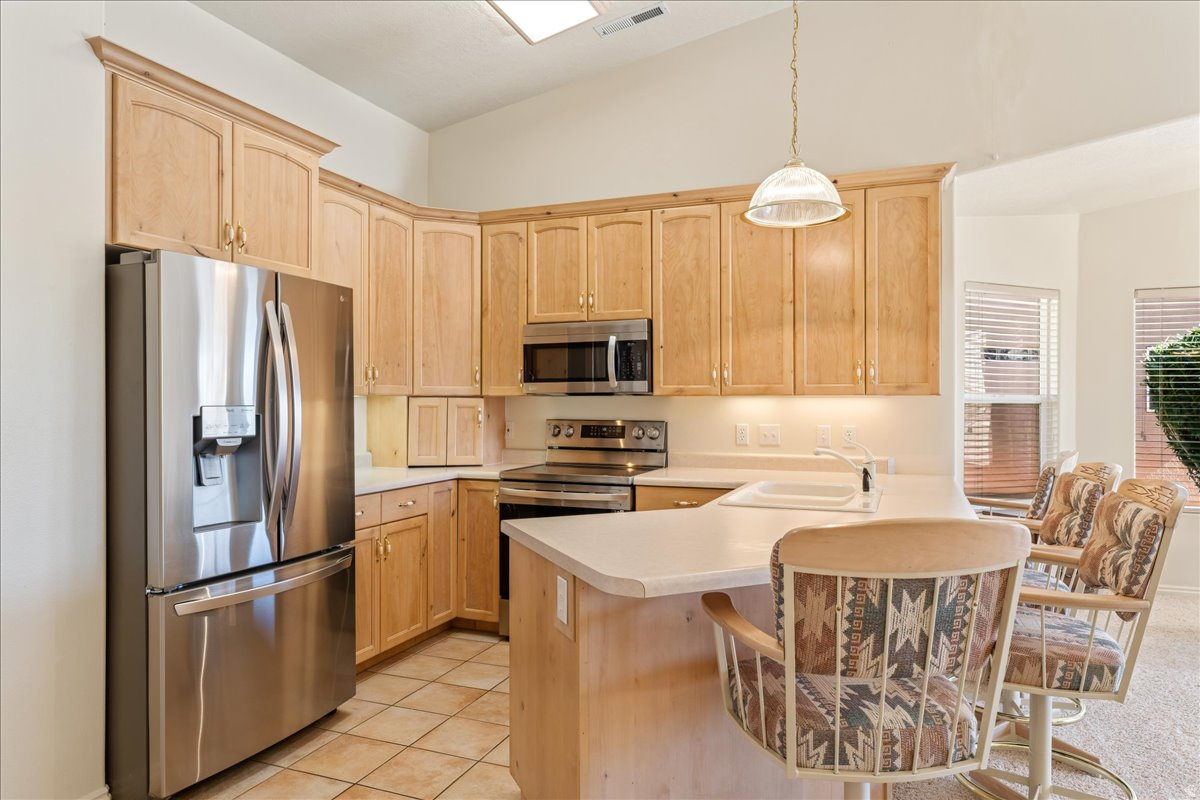 PADRE LAKES TH - Residential