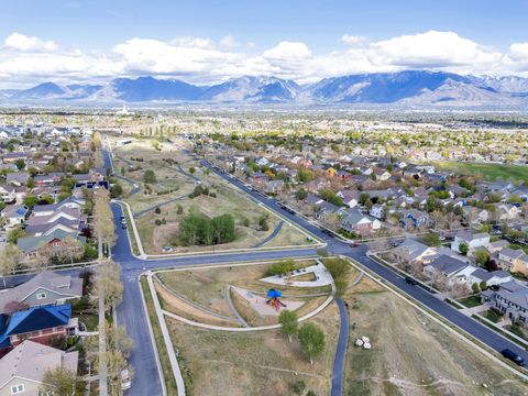Tiny photo for 4917 W DAYBREAK PKWY, South Jordan, UT 84009 (MLS # 2151075)