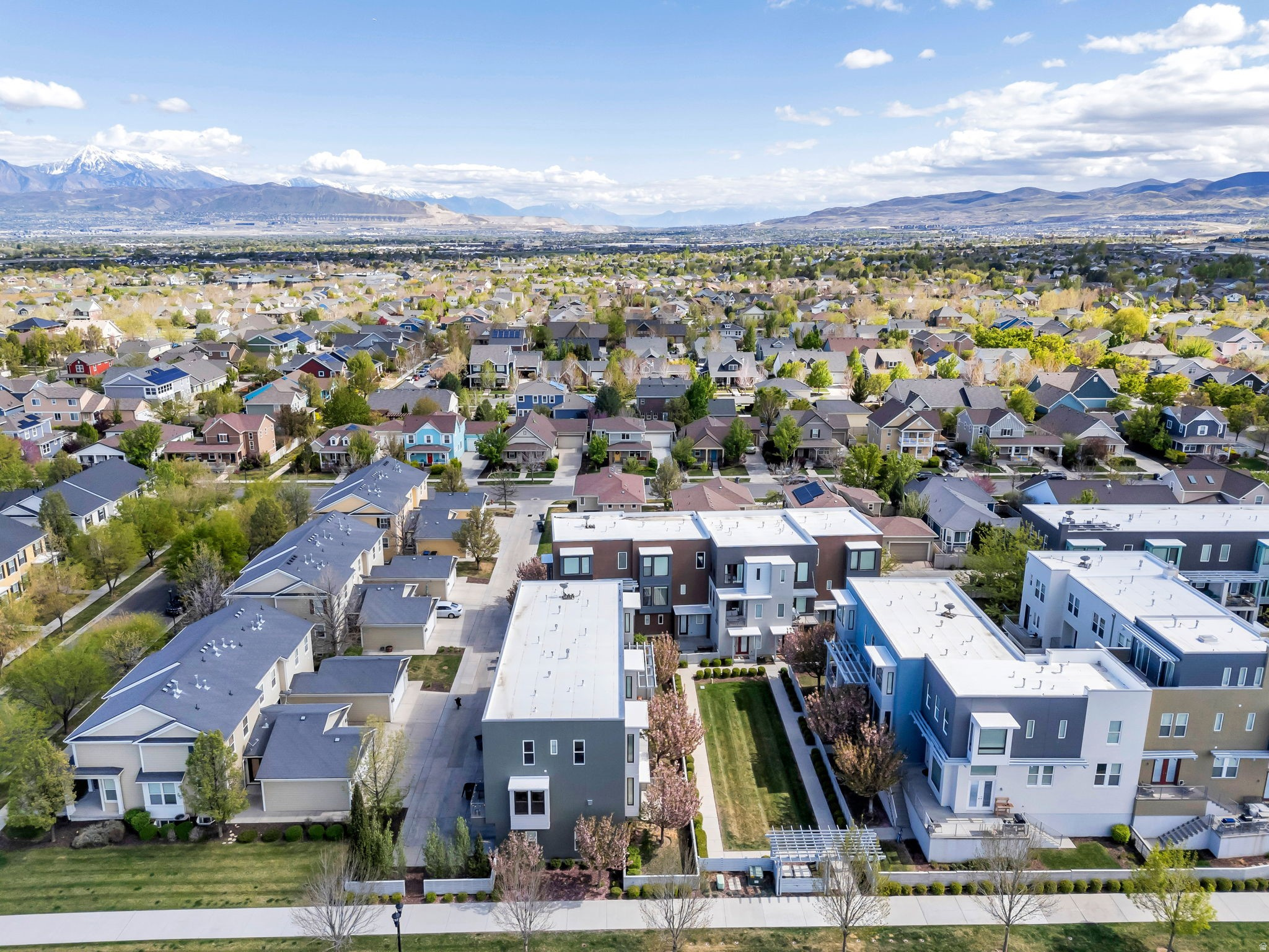 DAYBREAK - Residential