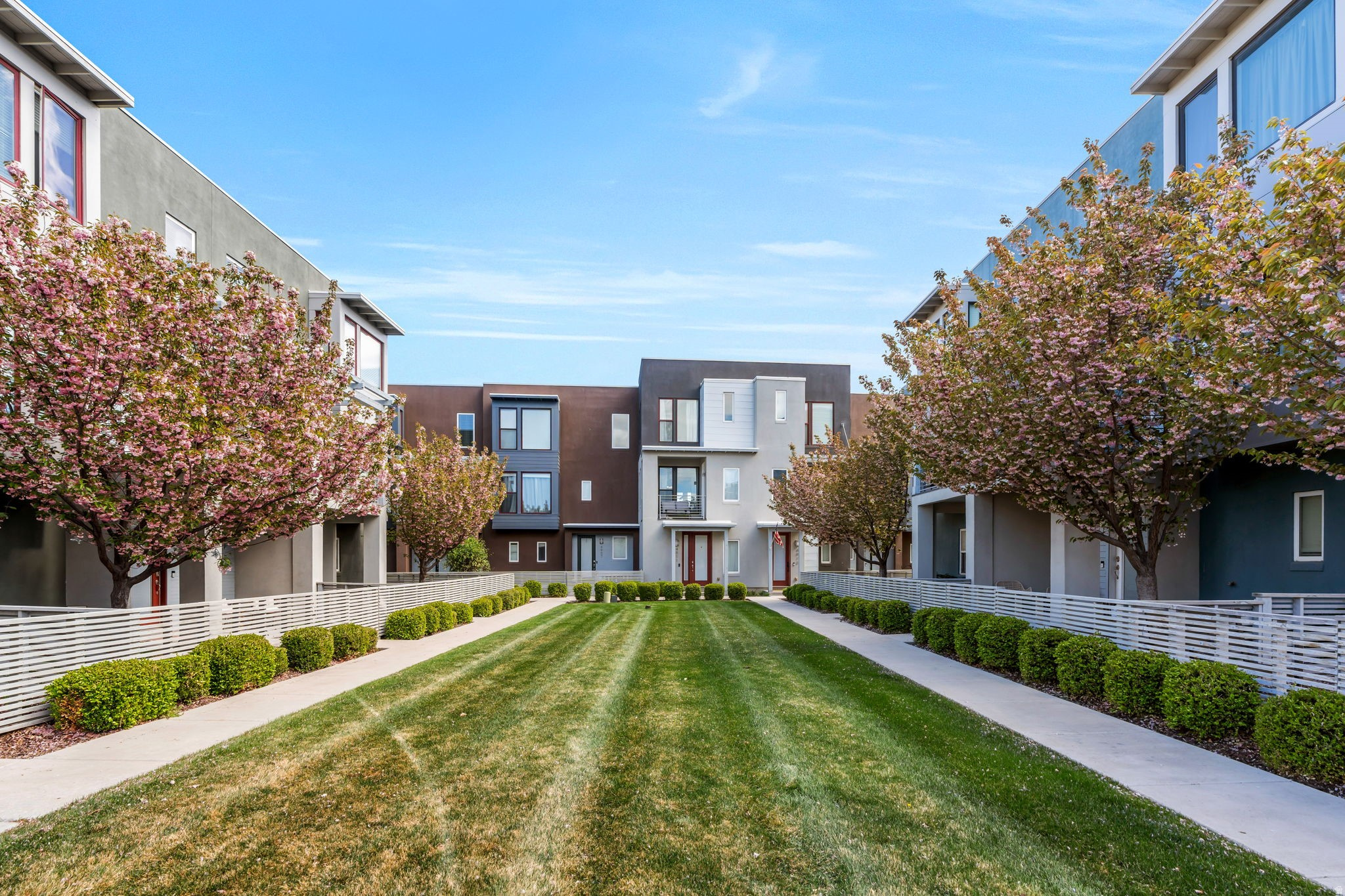 DAYBREAK - Residential