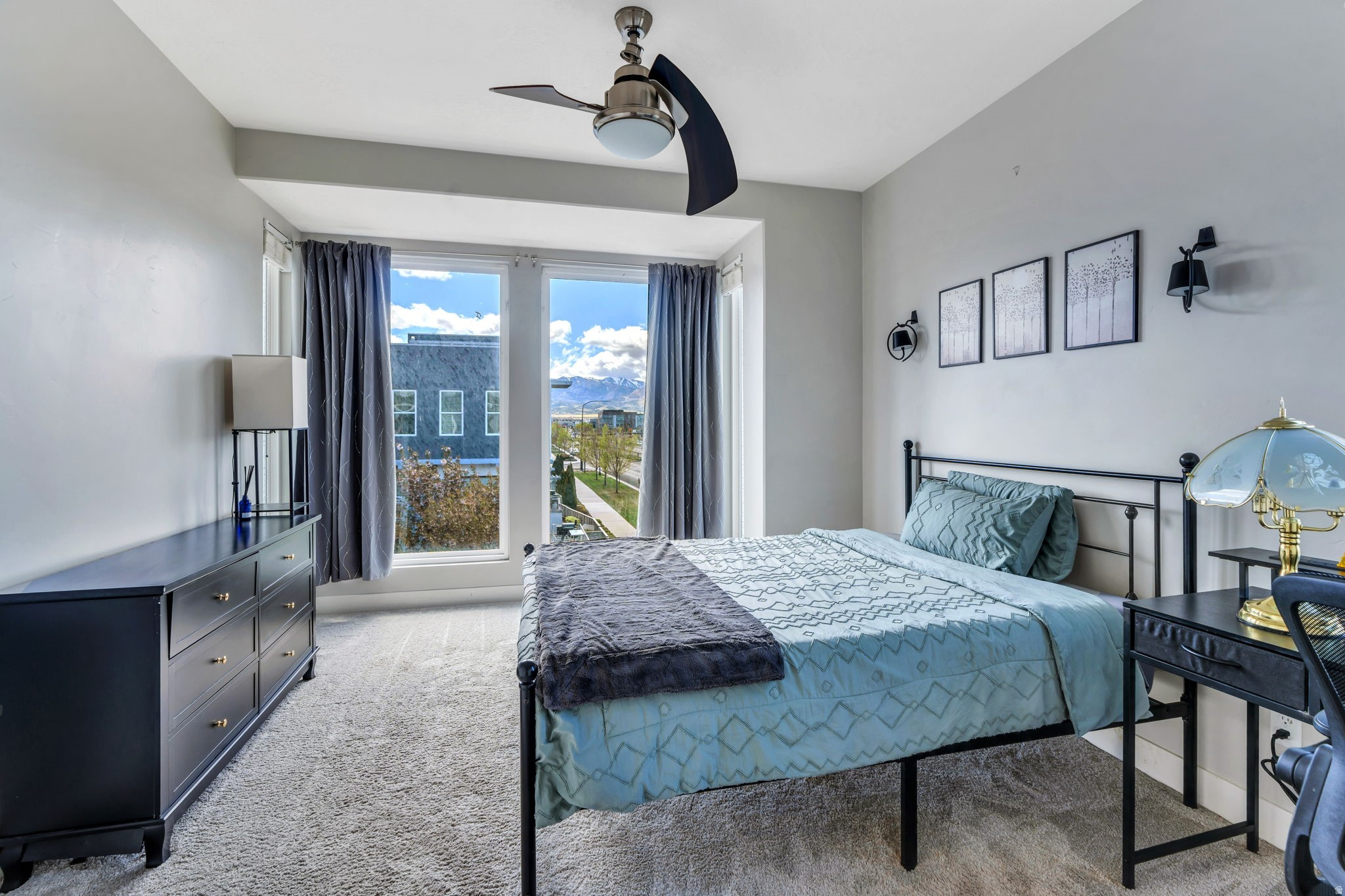 DAYBREAK - Residential