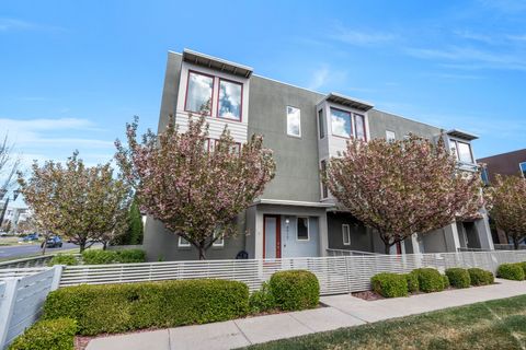 Tiny photo for 4917 W DAYBREAK PKWY, South Jordan, UT 84009 (MLS # 2151075)
