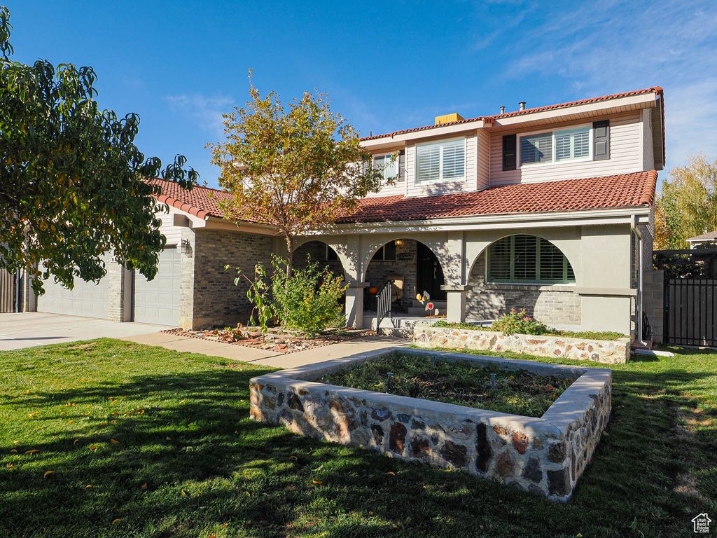 Photo of 9130 MAISON DR, Sandy, UT 84093 (MLS # 2119332)