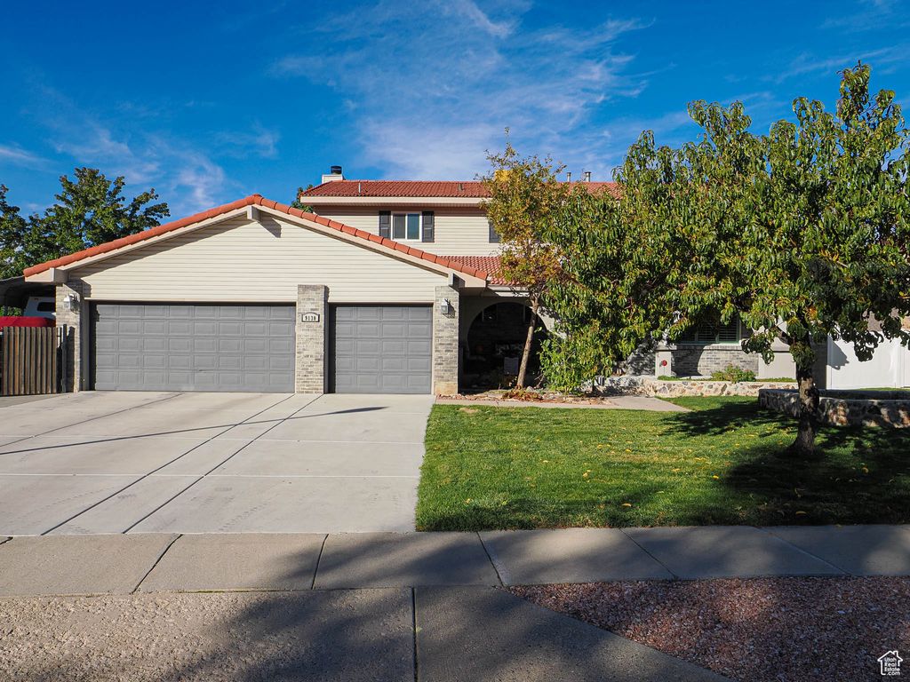 Photo of 9130 MAISON DR, Sandy, UT 84093 (MLS # 2119332)