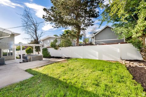 Tiny photo for 3113 E UPLAND Dr S, Salt Lake City, UT 84109 (MLS # 2110299)