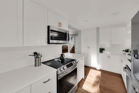 Tiny photo for 3113 E UPLAND Dr S, Salt Lake City, UT 84109 (MLS # 2110299)