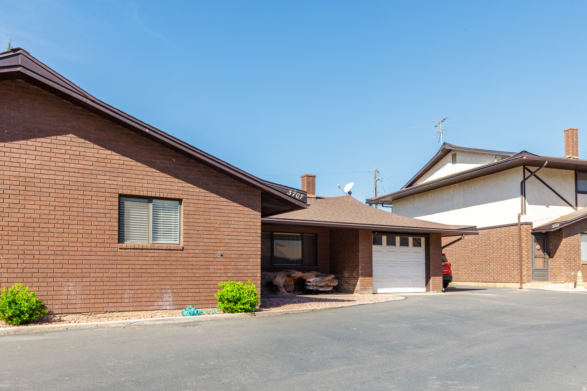 SWISS VILLAGE TOWNHOMES - Residential