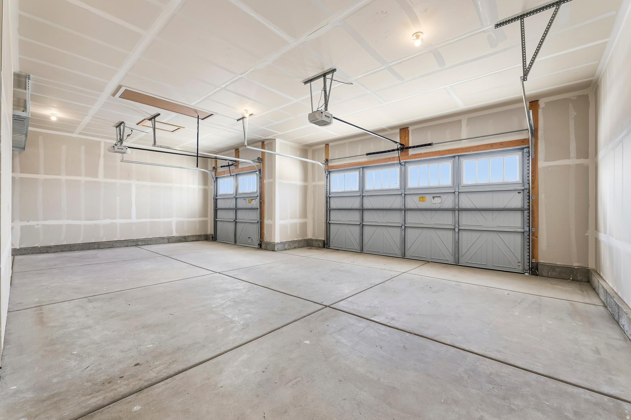 BRISTOL FARMS - Residential