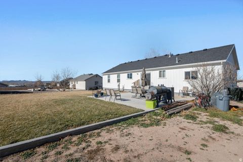 Tiny photo for 2026 E SADDLEBACK VIEW DR, Enoch, UT 84721 (MLS # 2126697)