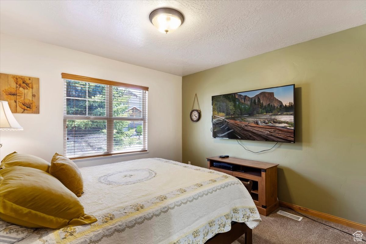 THE CASCADES - Residential