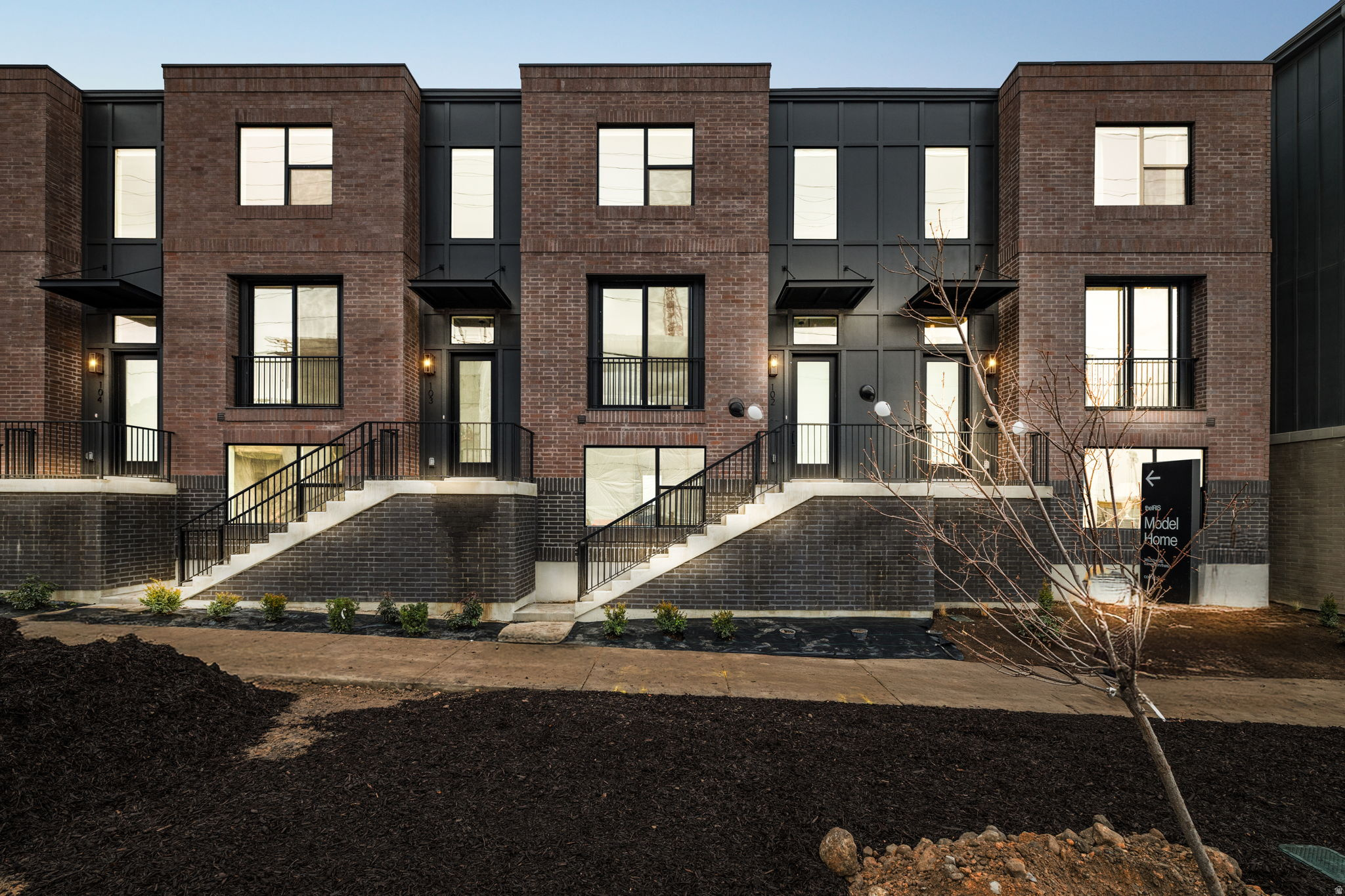 THE IRIS - Residential