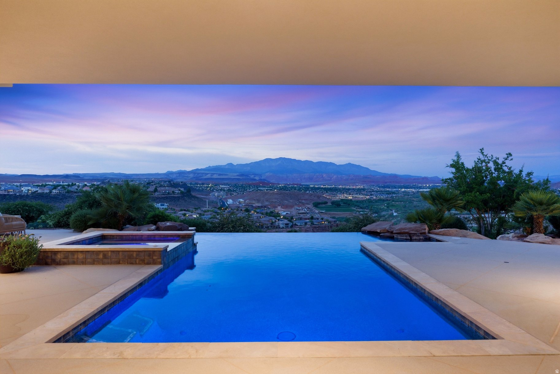 STONE CLIFF 5 - Residential