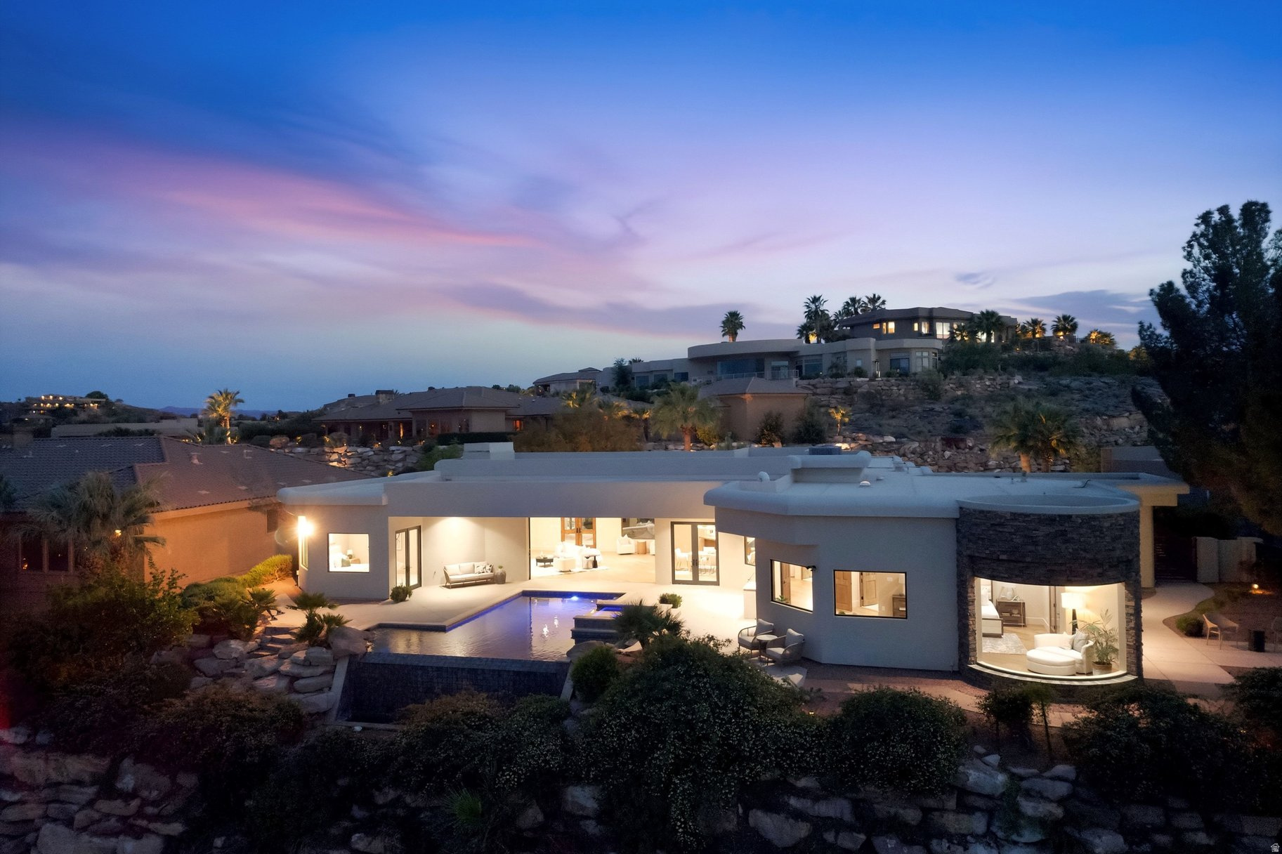 STONE CLIFF 5 - Residential