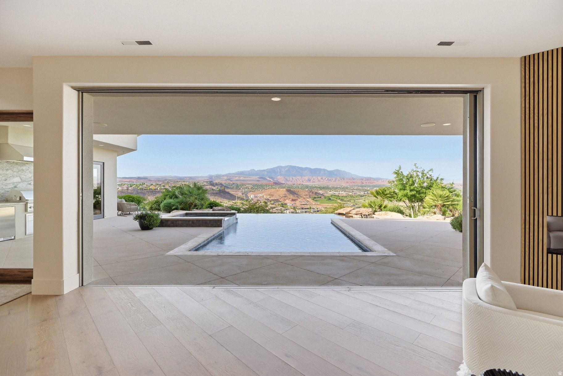 STONE CLIFF 5 - Residential